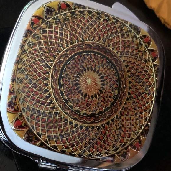 New Stunning Carry Purse Mirror ♥️ - Picture 12 of 12